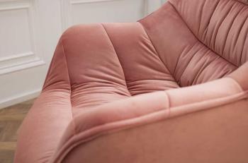 stoel comfort roze met zwarte poten